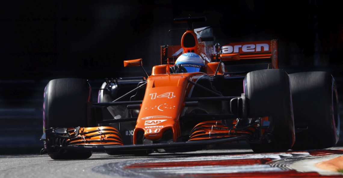 Alonso: Może nauczyłem się na owalu, jak jeździć szybko też po prostych
