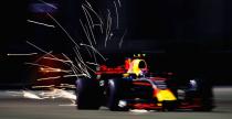 Verstappen zdeterminowany wyprzedzi Vettela na starcie