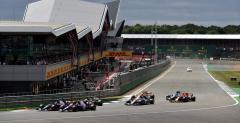 Kierowcy F1 mog przejeda pierwsze zakrty toru Silverstone z wczonym DRS