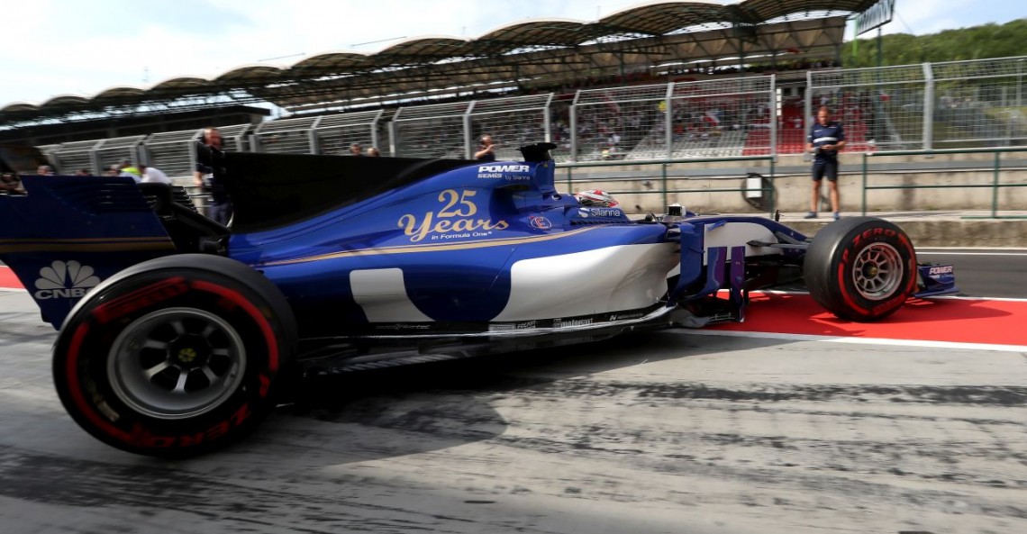 Bolidy F1 mają ostatecznie zachować 'płetwę rekina'