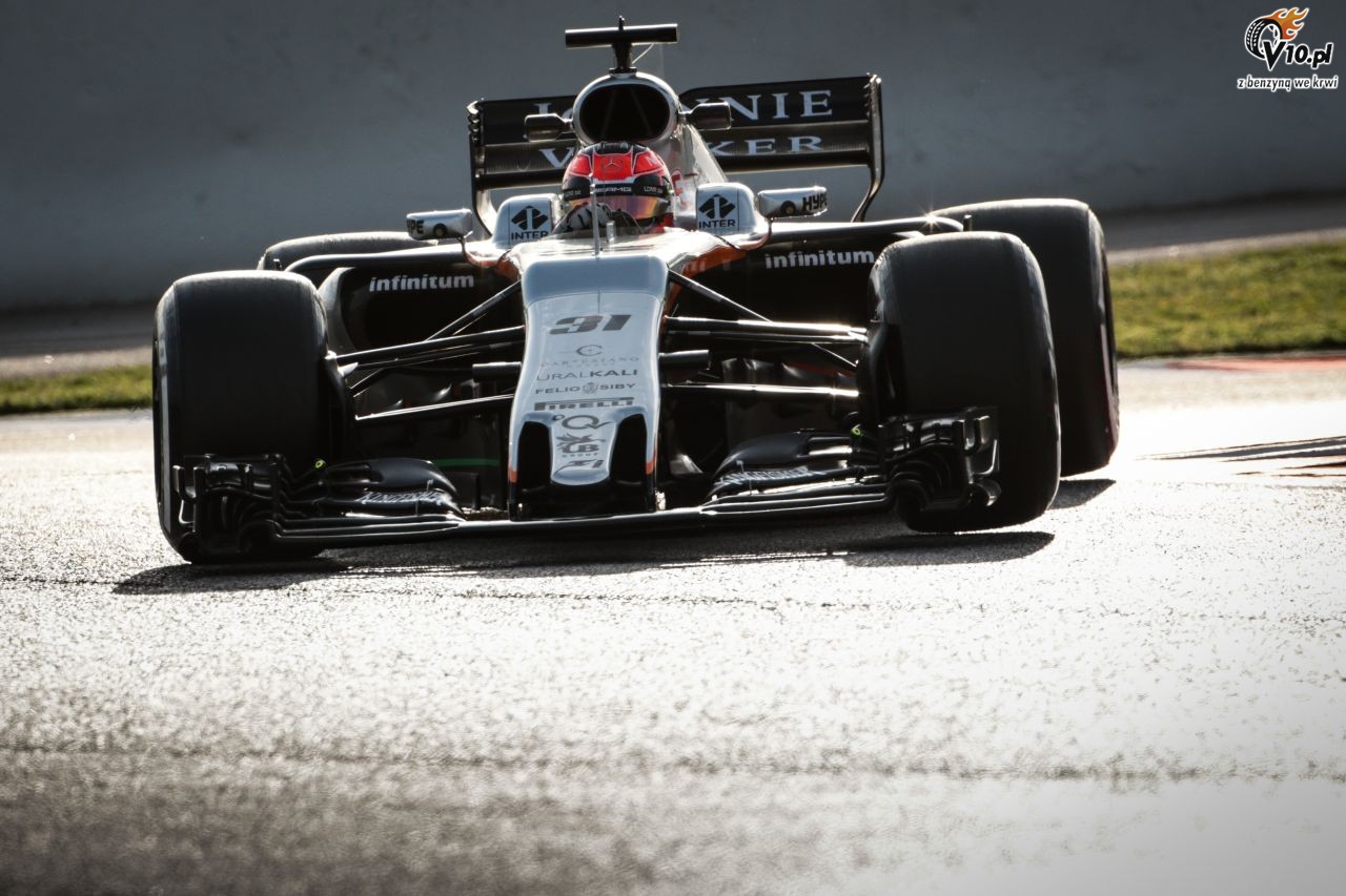 Bolid Force India przemalowany na rowo