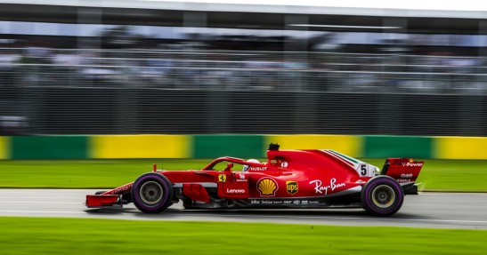 Raikkonen przeklinał przez radio, że Ferrari zmyliło go w rywalizacji z Vettelem