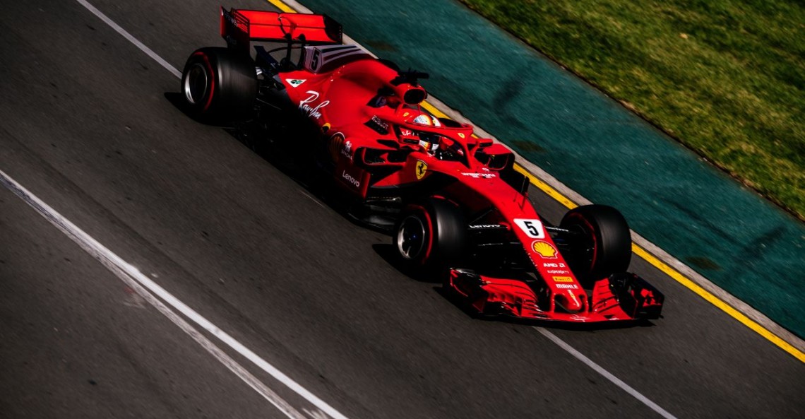 GP Australii - wyścig: Vettel pokonał Hamiltona z pomocą szczęścia