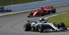 Hamilton nie widzi opcji dla Ricciardo poza Red Bullem