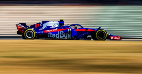 Gasly cofnięty na koniec stawki