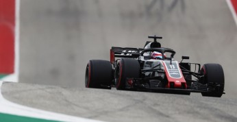 Grosjean dostał karę cofnięcia na starcie i kolejny punkt karny