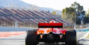 Lauda skarży się na dym z bolidu Ferrari