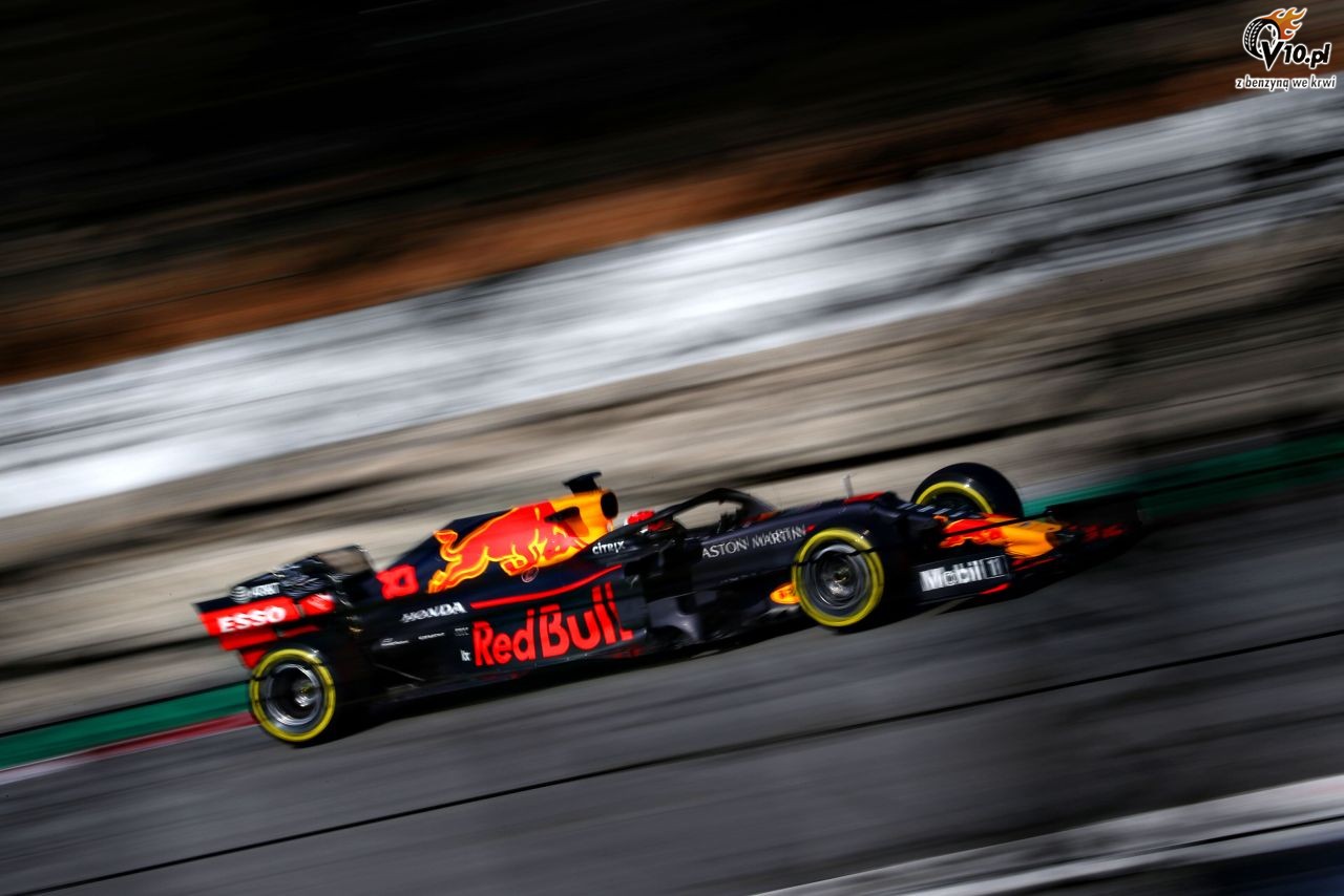 Ecclestone: Formua 1 naraa si na utrat zespow