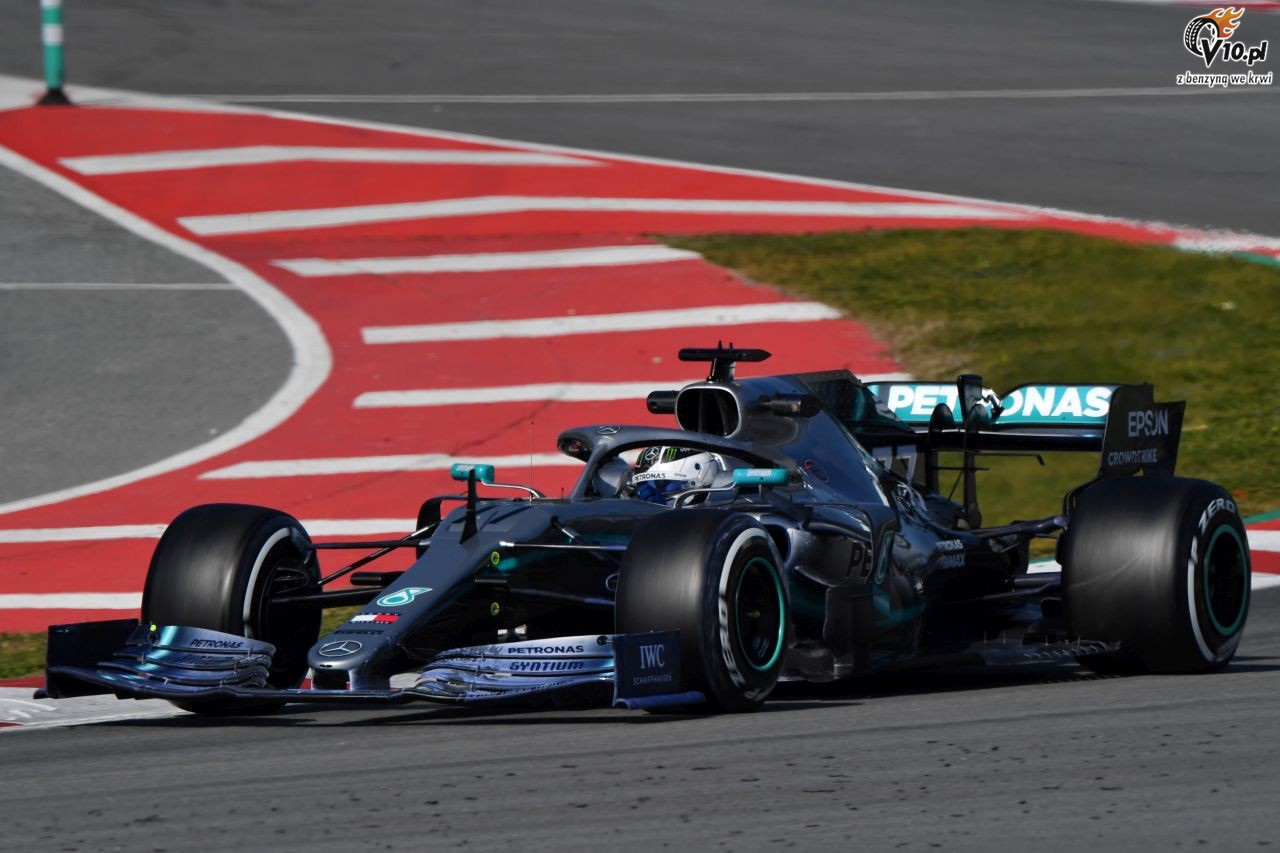Bottas mwi o 'ogromnych problemach' z balansem nowego bolidu Mercedesa