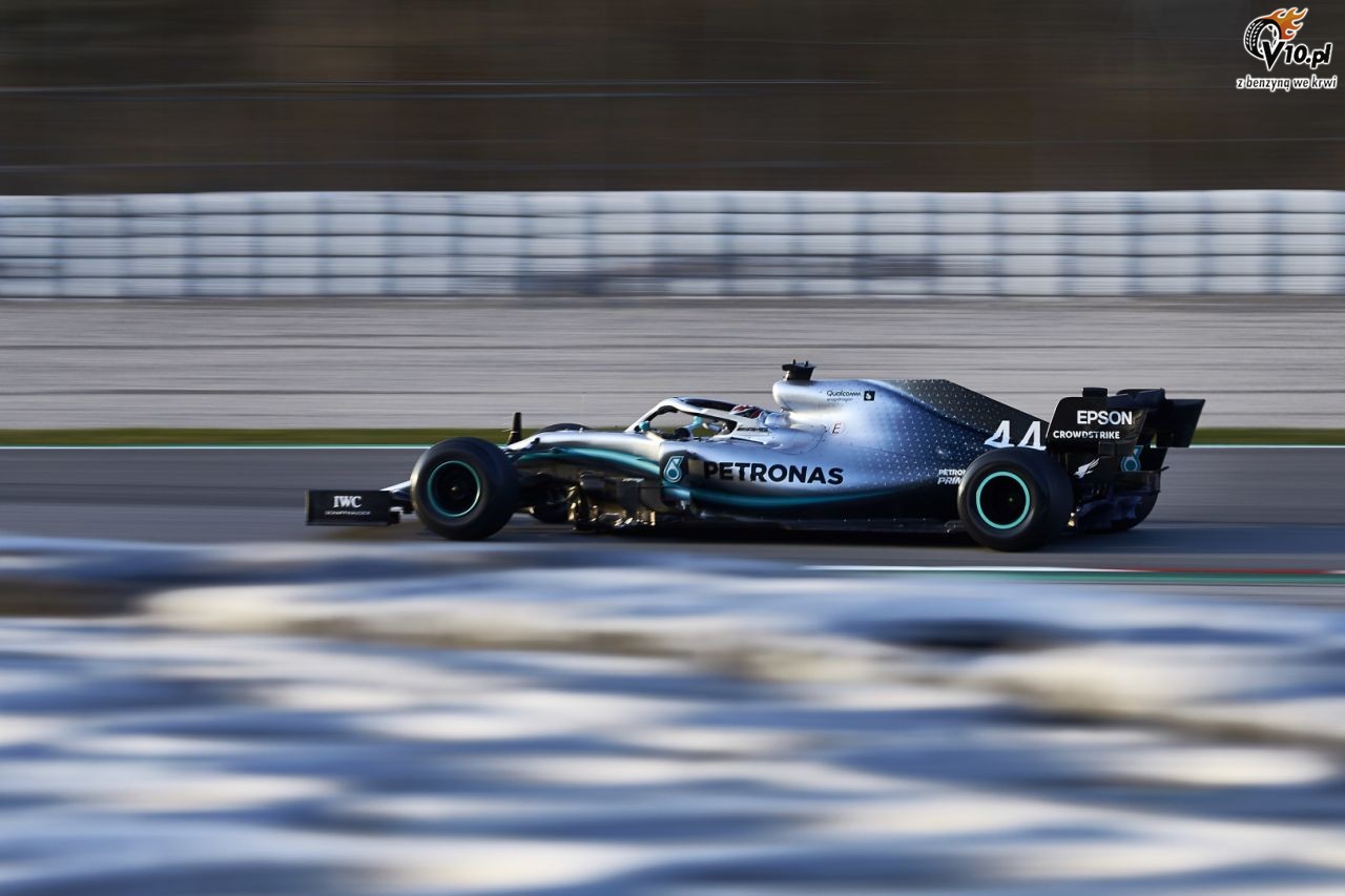 Mercedes powanie zmodyfikowa bolid