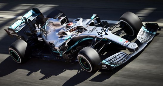 Hamilton narzeka na tegoroczne opony Pirelli dla F1. 'Są trochę twarde'