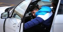 Rosberg da solidn lekcj jazdy pikarzowi Sergio Aguero. Zobacz wideo