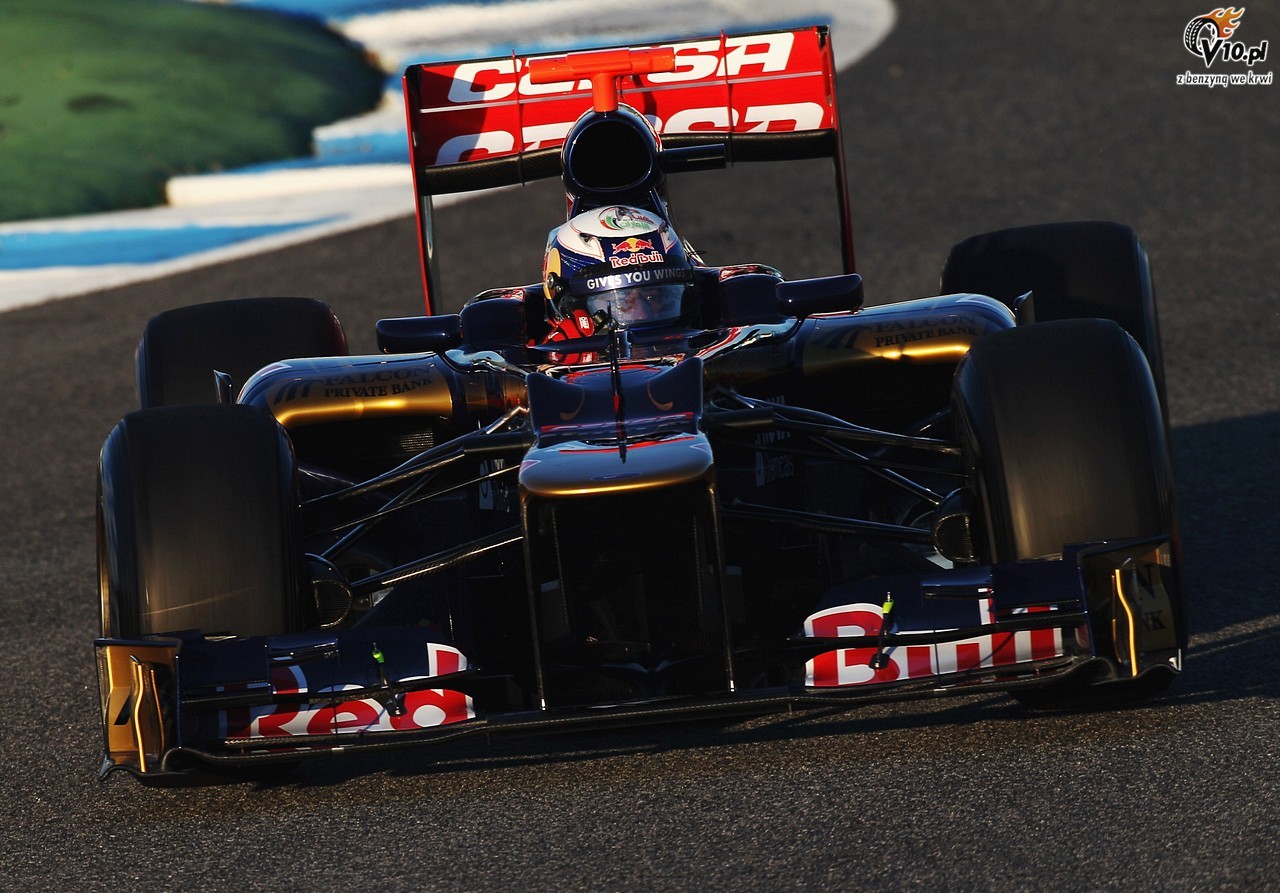 Raikkonen dyktuje tempo pierwszego dnia jazd w Jerez