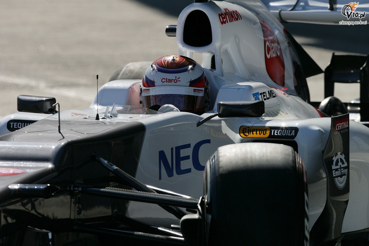 Raikkonen dyktuje tempo pierwszego dnia jazd w Jerez