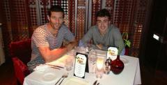 Vettel, Webber i Alonso drwi� z zamieszania wok� zdj�cia kolacji przyjaci�