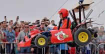 Vettel jako Super Mario w wycigu mydelniczek. Zobacz wideo!