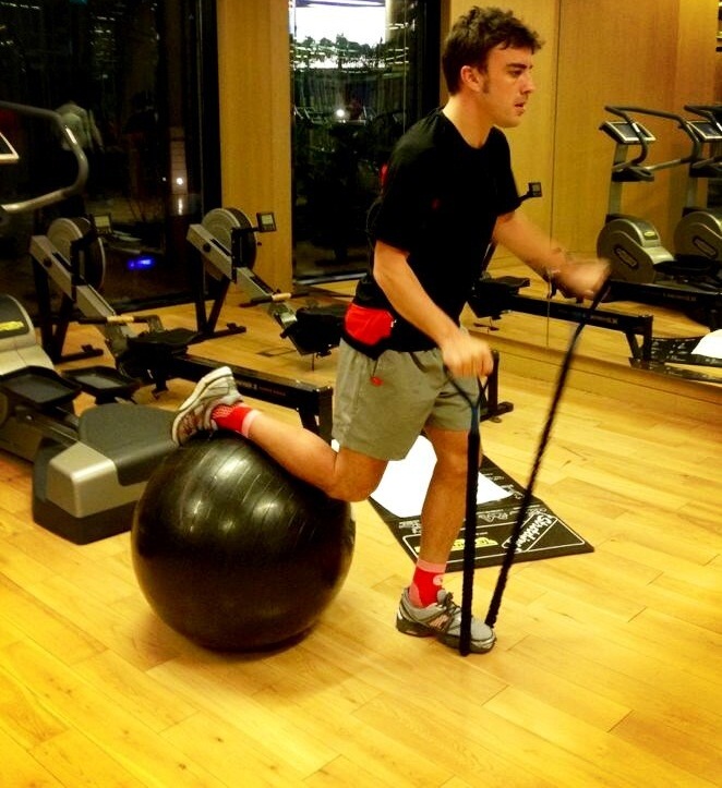 Alonso chwali si� treningiem