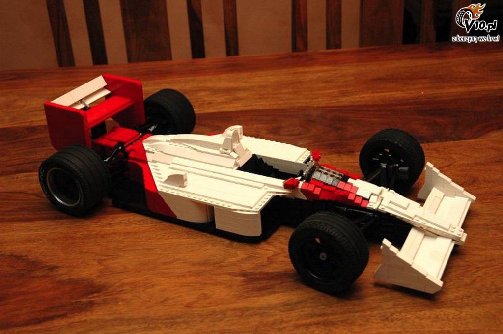 Historyczne bolidy F1 w wersji LEGO - zobacz!