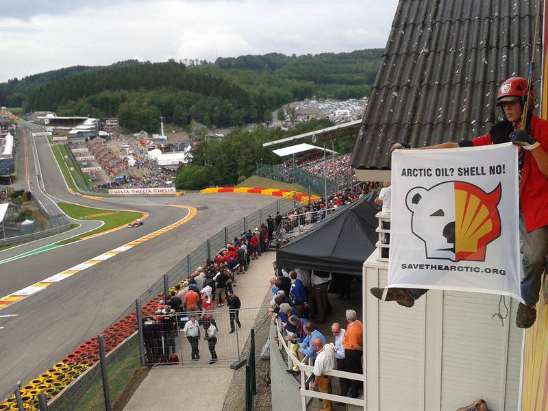 Greenpeace wdaro si na GP Belgii z protestem przeciw Shell