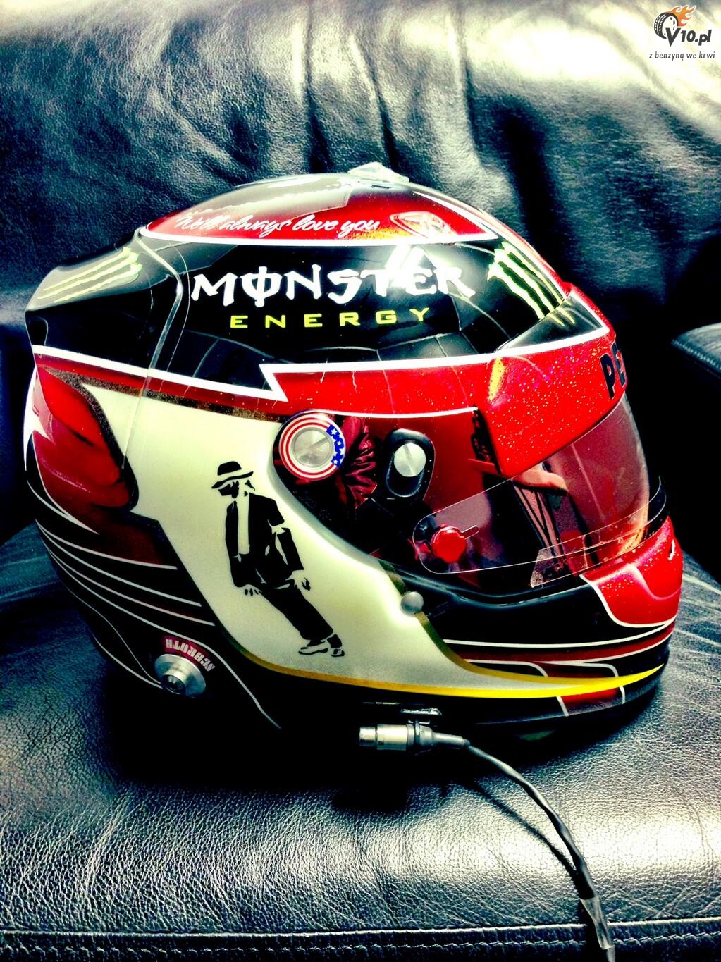 Hamilton w GP USA z Michaelem Jacksonem na kasku