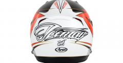 Raikkonen pokaza nowy kask na sezon 2013