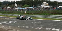 Schumacher przejecha si po Nurburgring Nordschleife bolidem Mercedesa. (video)
