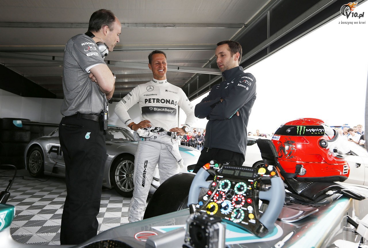 Schumacher przejecha si po Nurburgring Nordschleife bolidem Mercedesa. (video)