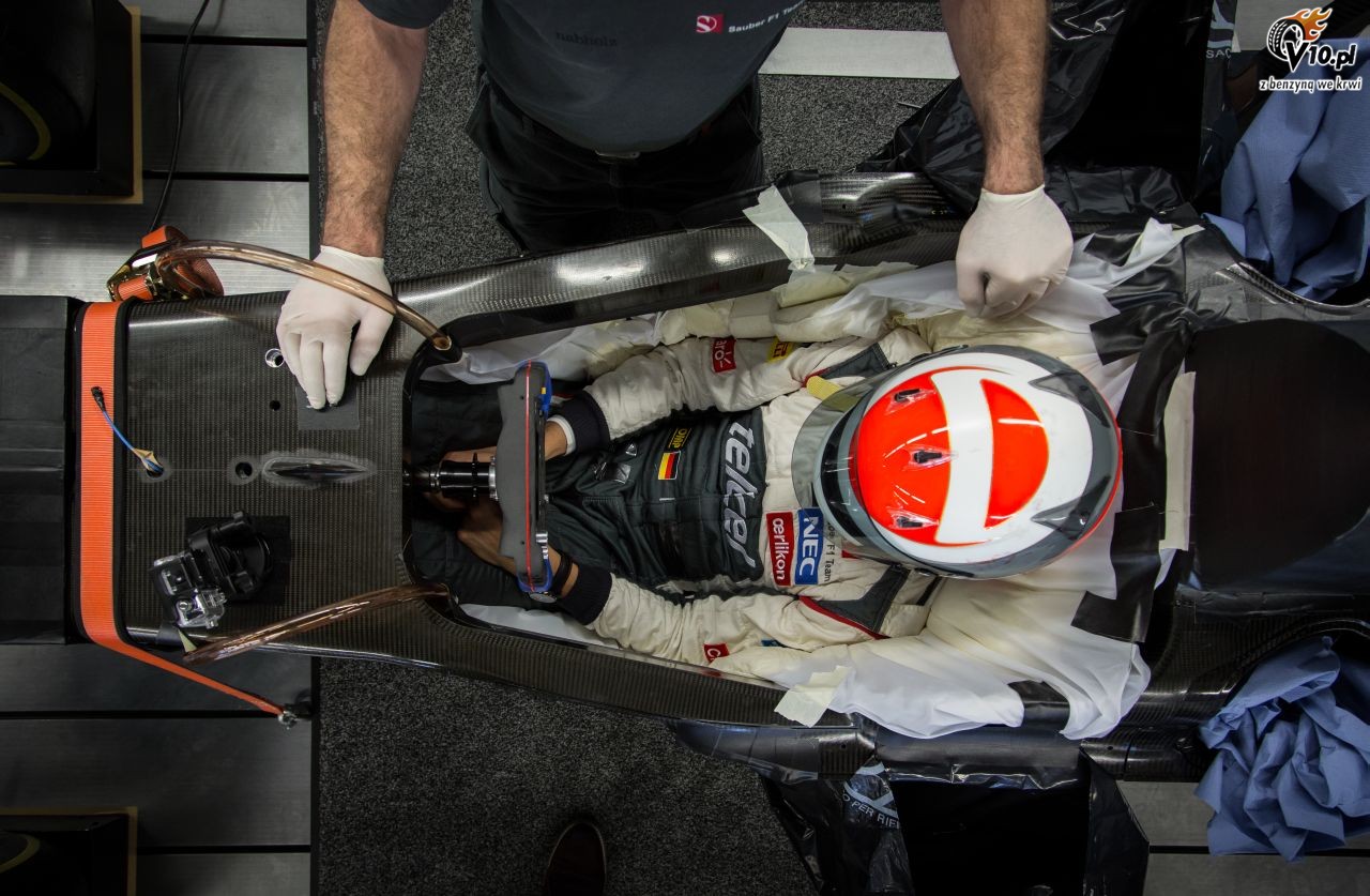 Sutil ju w kombinezonie Saubera. Przymierzy fotel nowego bolidu