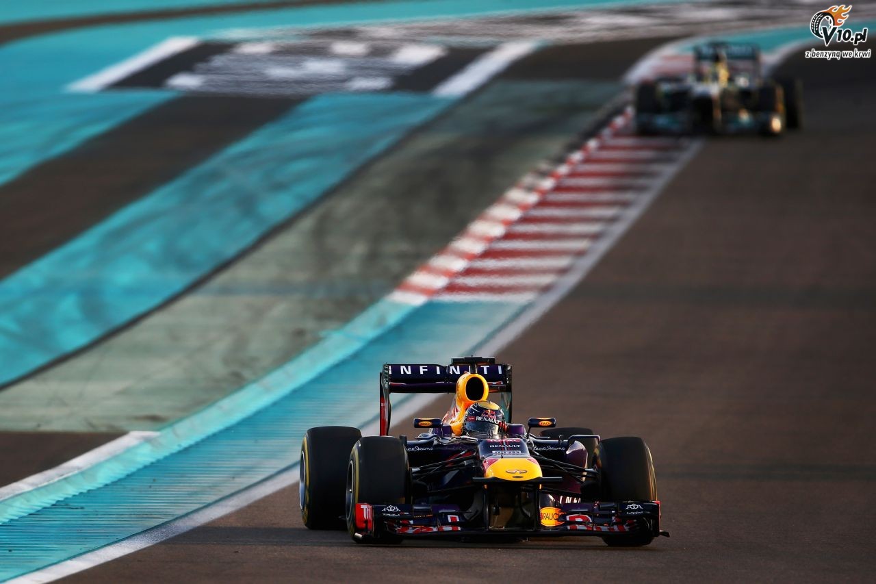 Red Bull: Vettel mg wygra z minut przewagi