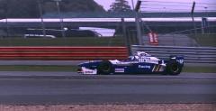 Williams i jego trzy bolidy F1 z rnych epok na torze Silverstone