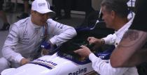 Williams i jego trzy bolidy F1 z rnych epok na torze Silverstone