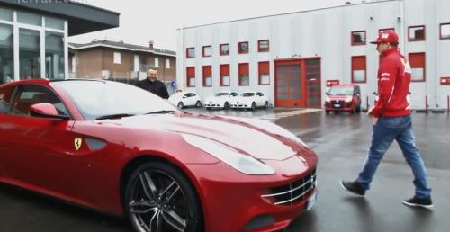 Video: Kimi Raikkonen za kółkiem Ferrari FF
