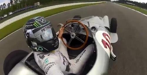 Rosberg zrobił selfie video jadąc historycznym bolidem Mercedesa