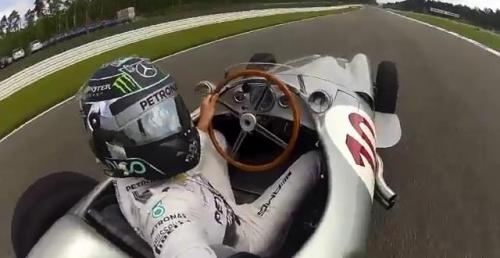 Rosberg zrobi selfie video jadc historycznym bolidem Mercedesa