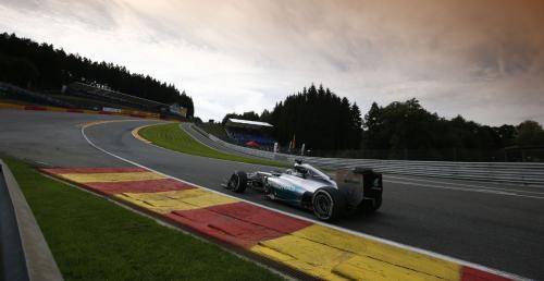 GP Belgii - 2. trening: Hamilton uciek Rosbergowi, Vettel nie jedzi, Maldonado si rozbi
