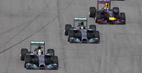 Helmut Marko liczy na kolizj midzy Hamiltonem i Rosbergiem