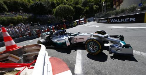 Rosberg zachował pole position