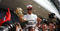 Hamilton dosta puchar za 10 funtw