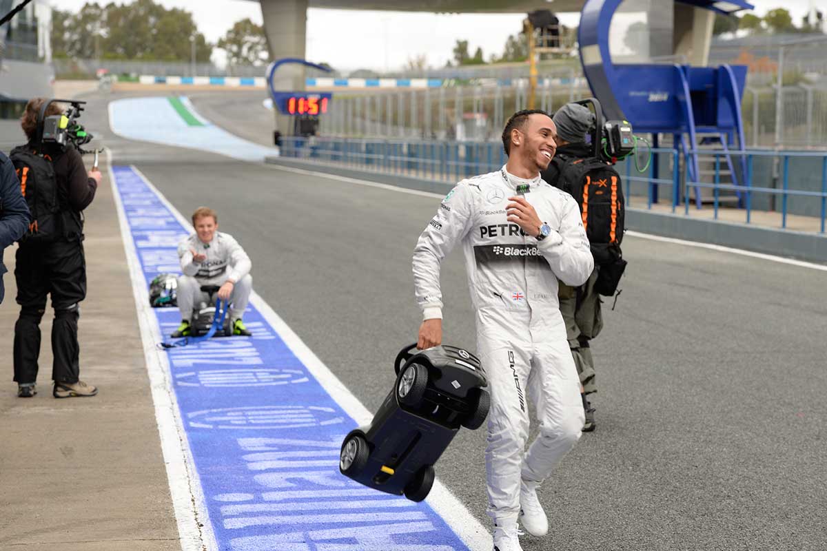 Hamilton vs Rosberg - ostry wycig bez silnikw