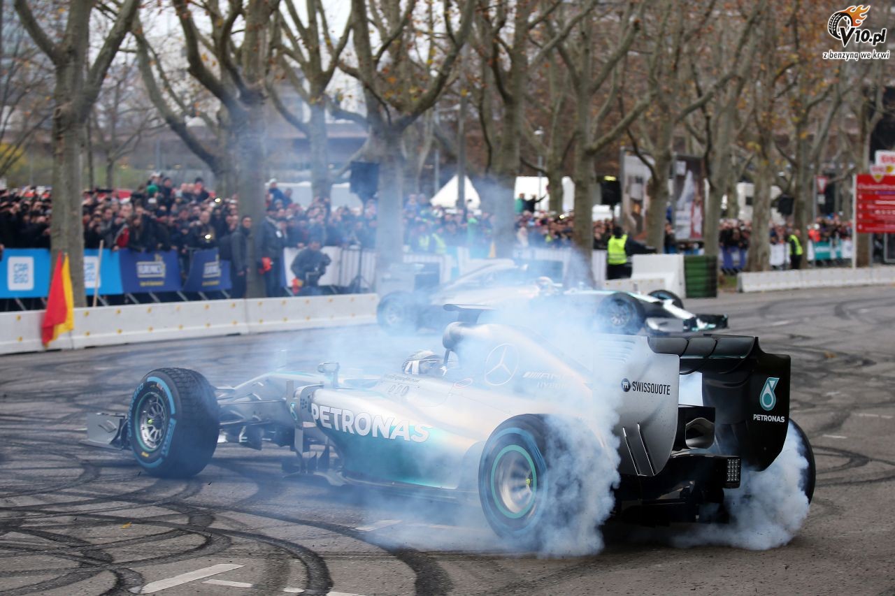 Mercedes wituje podwjne mistrzostwo wiata Formuy 1
