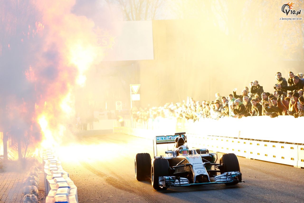 Mercedes wituje podwjne mistrzostwo wiata Formuy 1