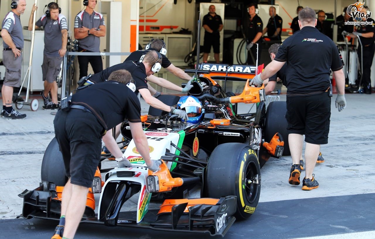 Nowy bolid Force India opuci pierwsze testy