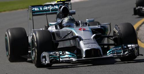Button: Mercedes ma przewagę sekundy na okrążeniu