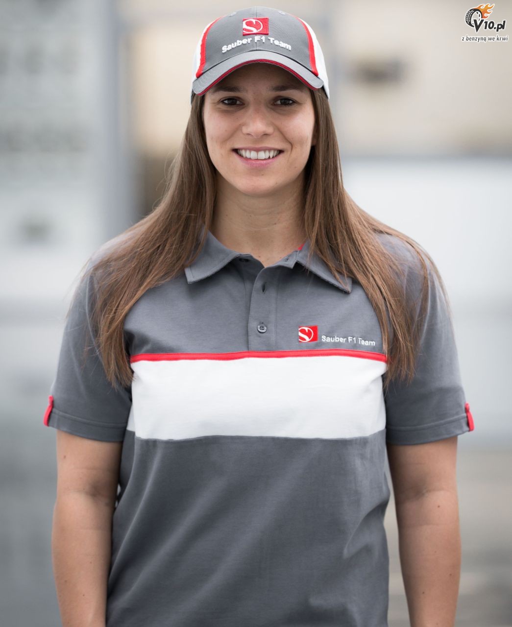 Simona de Silvestro ju jedzi bolidem F1