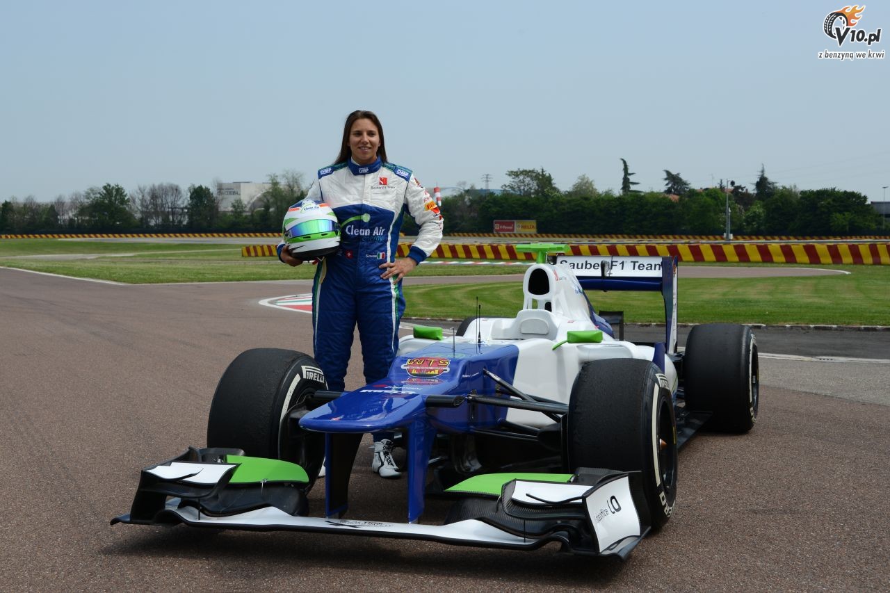 Simona de Silvestro ju jedzi bolidem F1