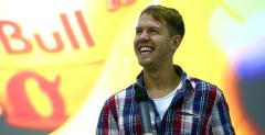 Vettel dosta� czerwone k�piel�wki od Red Bulla na po�egnanie