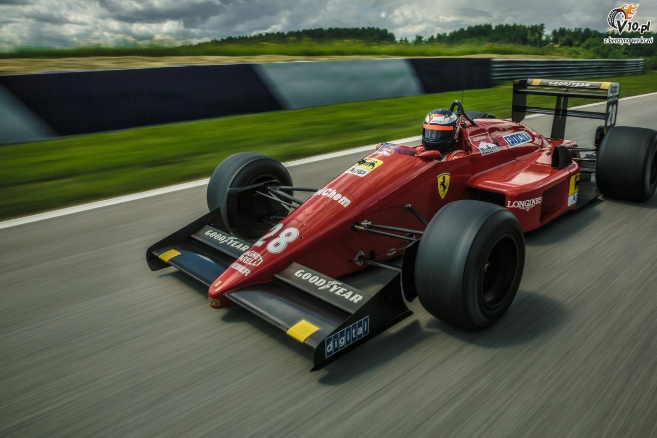 Vettel testuje bolid Ferrari - foto i wideo