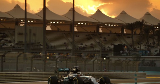 Hamilton eksperymentuje z ustawieniami bolidu