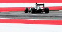 Hamilton ju egna si z pole position