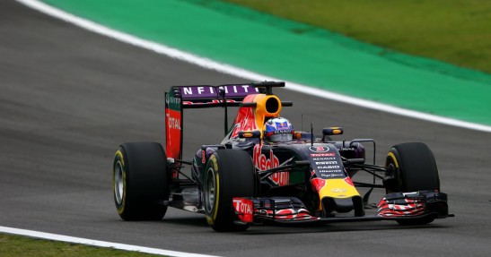 Ricciardo zwolnił na prostych z nową wersją silnika Renault